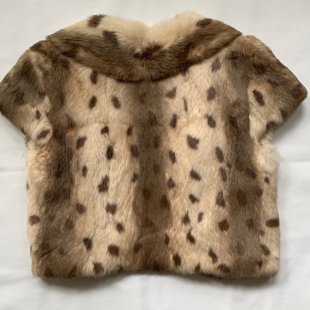 Genuine Rabbit Fur Cropped Vest - Picture 2 of 5
